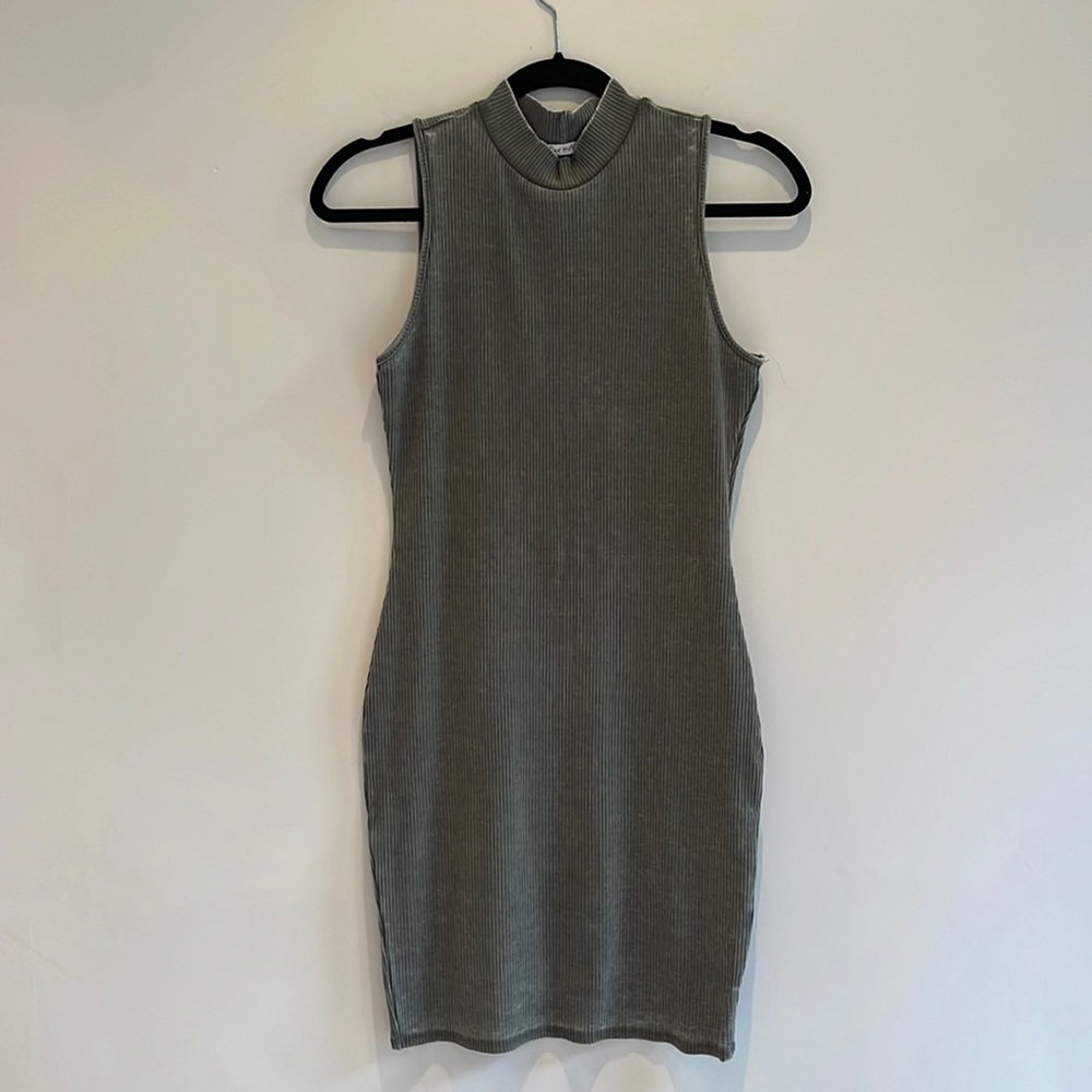 Women’s green fitted ribbed cotton dress size L